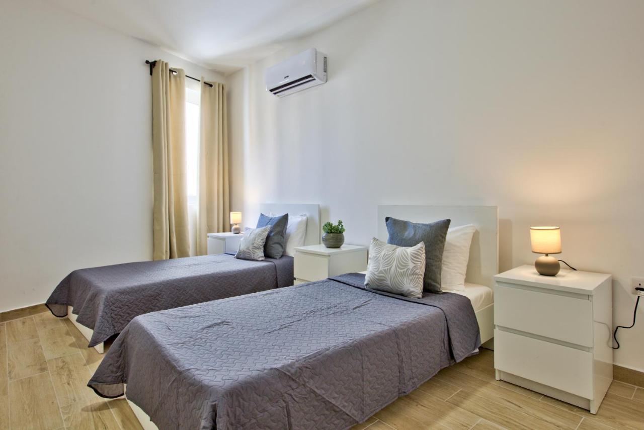 Sliema Duplex Penthouse With Sea Views & Private Terrace By Shortletsmalta Lejlighed Eksteriør billede