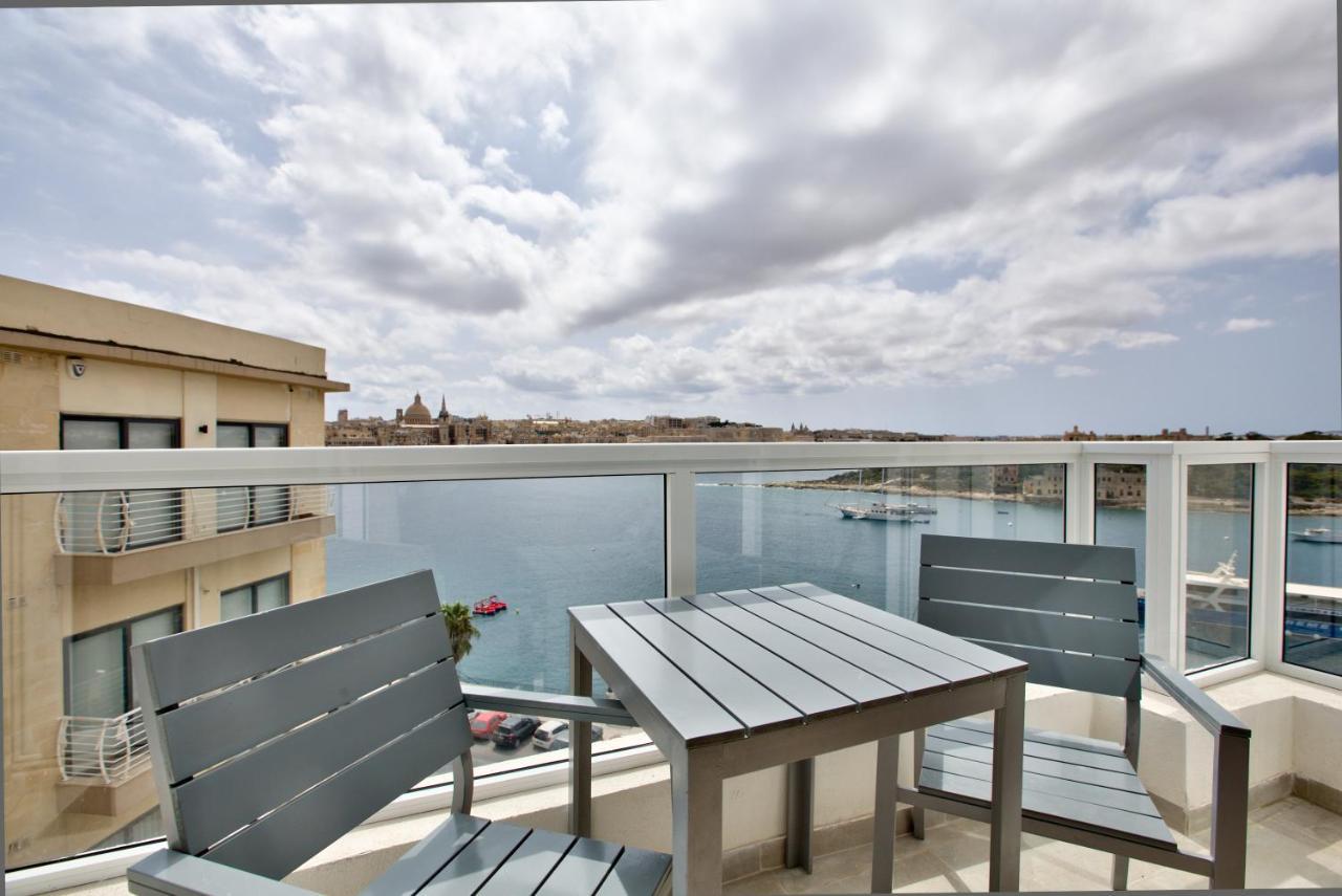 Sliema Duplex Penthouse With Sea Views & Private Terrace By Shortletsmalta Lejlighed Eksteriør billede