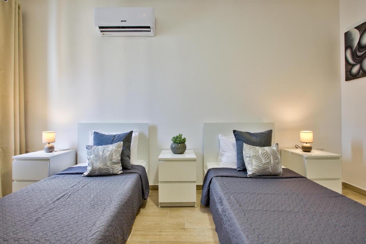 Sliema Duplex Penthouse With Sea Views & Private Terrace By Shortletsmalta Lejlighed Eksteriør billede