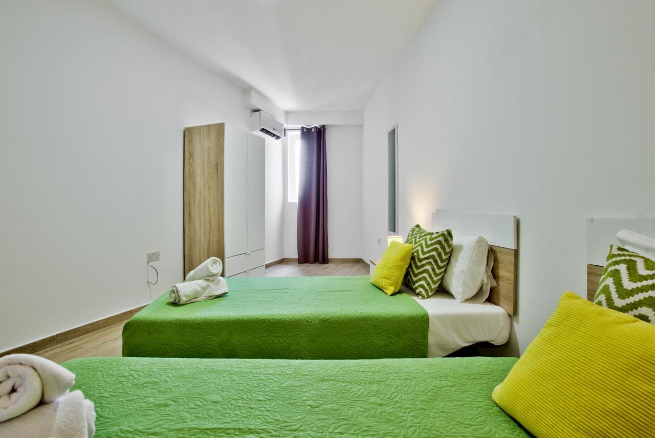 Sliema Duplex Penthouse With Sea Views & Private Terrace By Shortletsmalta Lejlighed Eksteriør billede